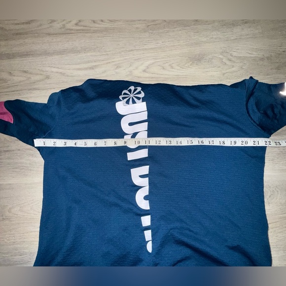 Nike cropped style running Top - Picture 5 of 6